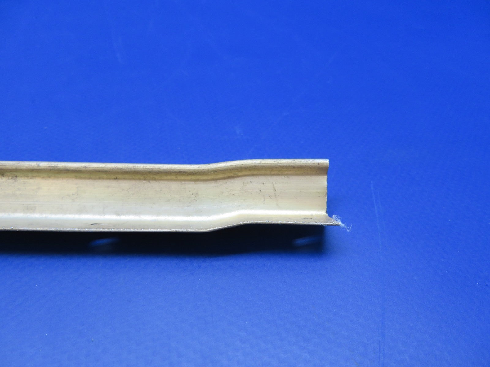 Cessna Fuselage Bulkhead Reinforcement Angle RH P/N 0513000-9 NOS (0625-1217)10