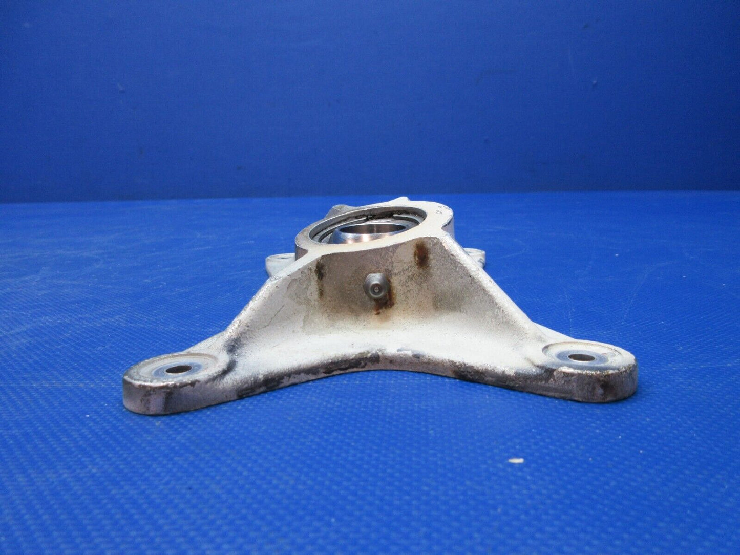 Piper PA-34-200T LH Main Gear FWD Trunnion Fitting P/N 67040-12 (0924-1376)