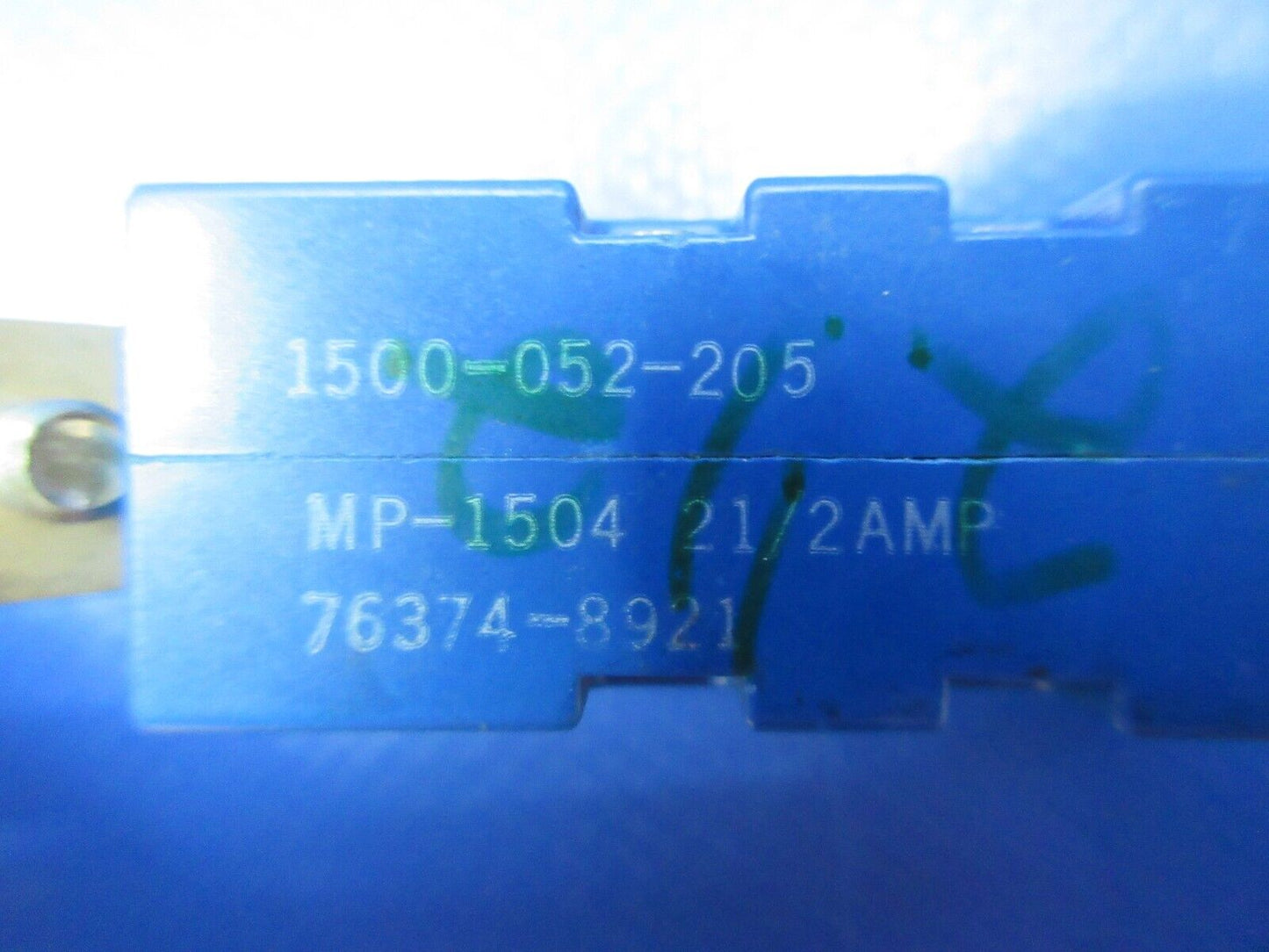 Mechanical Products 21/2 Amp Circuit Breaker P/N 1500-052-205 TESTED (1224-1297)