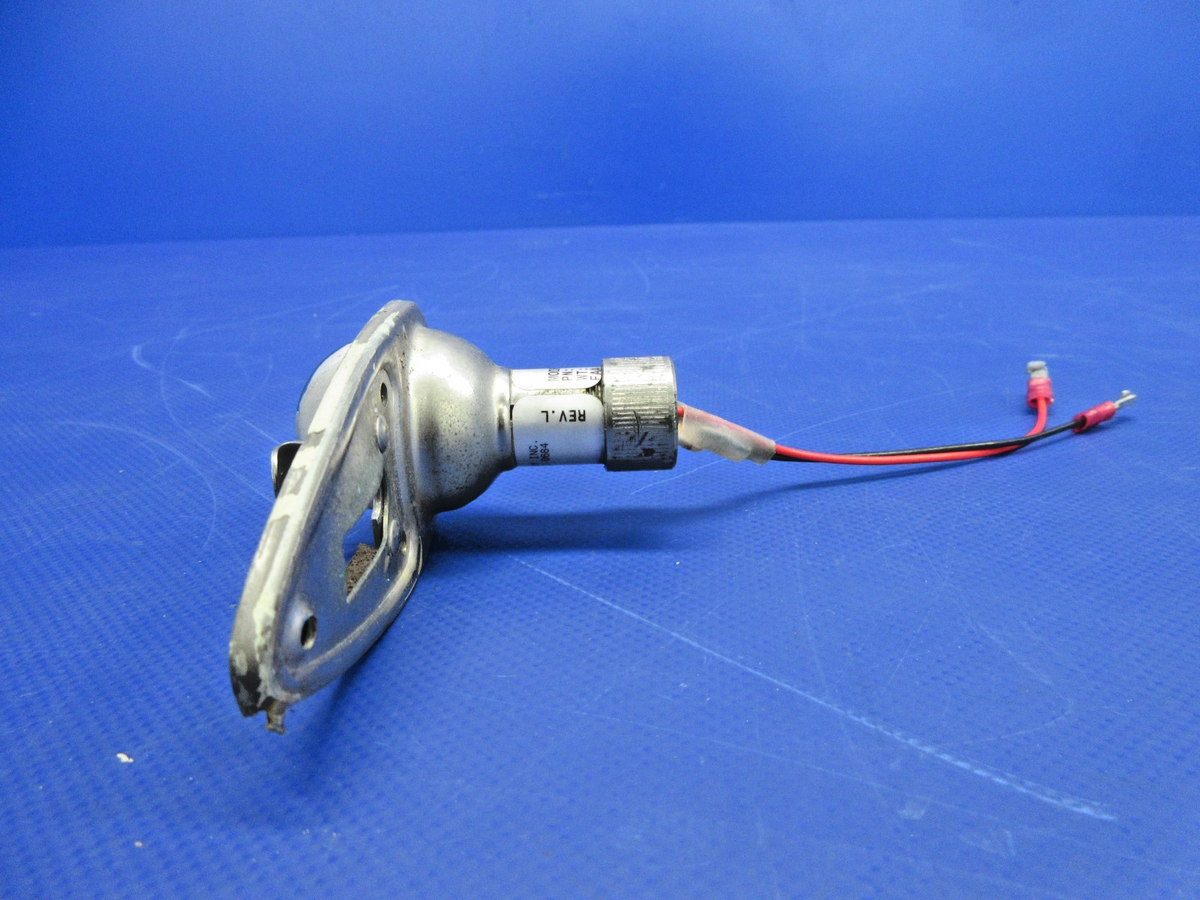 Beech Whelen A650-PG-14V Wing Tip Strobe Light 14V P/N 01-0770054-00 (0526-845)5