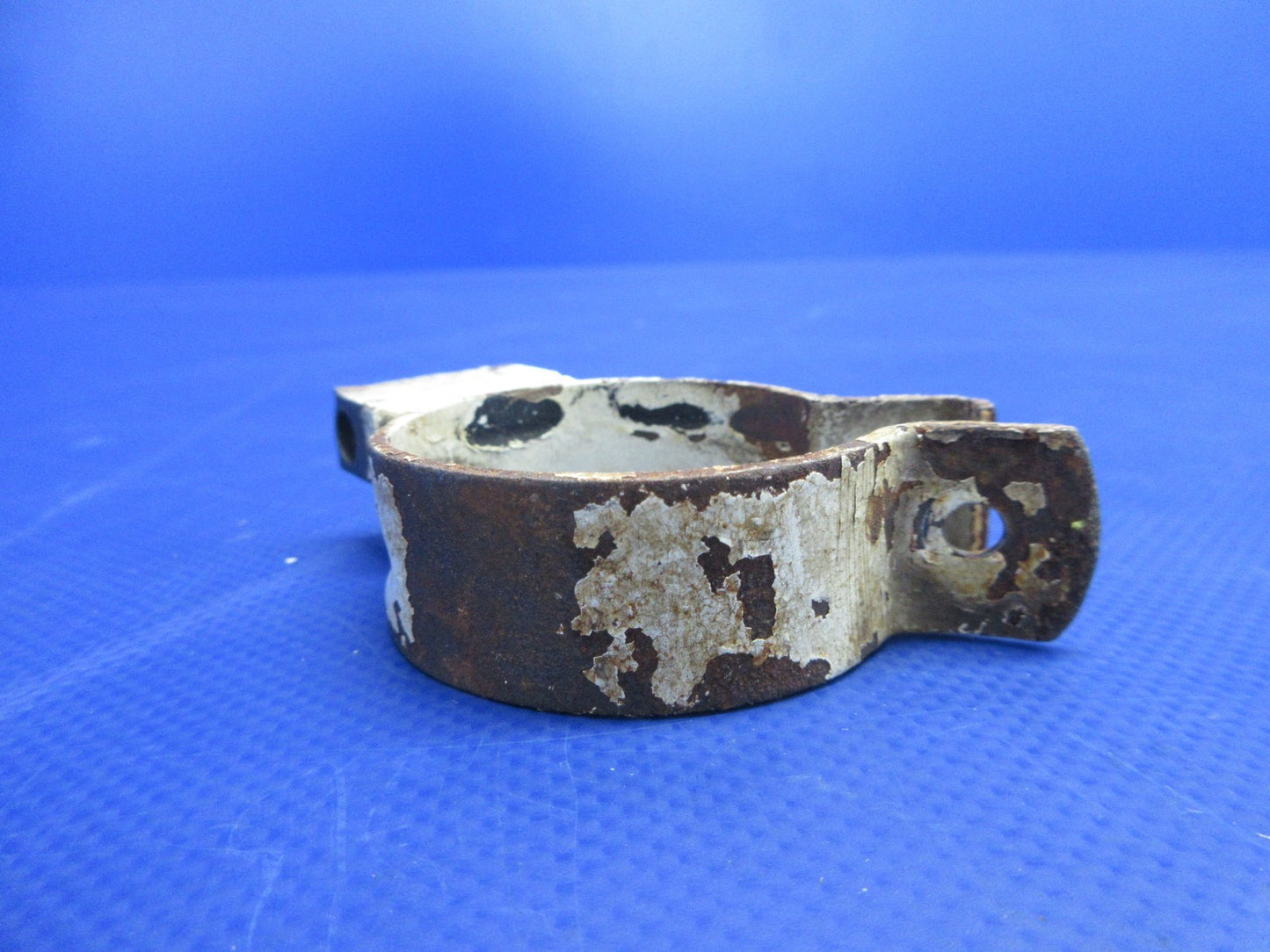Piper PA-28R / PA-32RT Maeco Shimmy Dampener Clamp P/N 67244-00 (0626-894)7