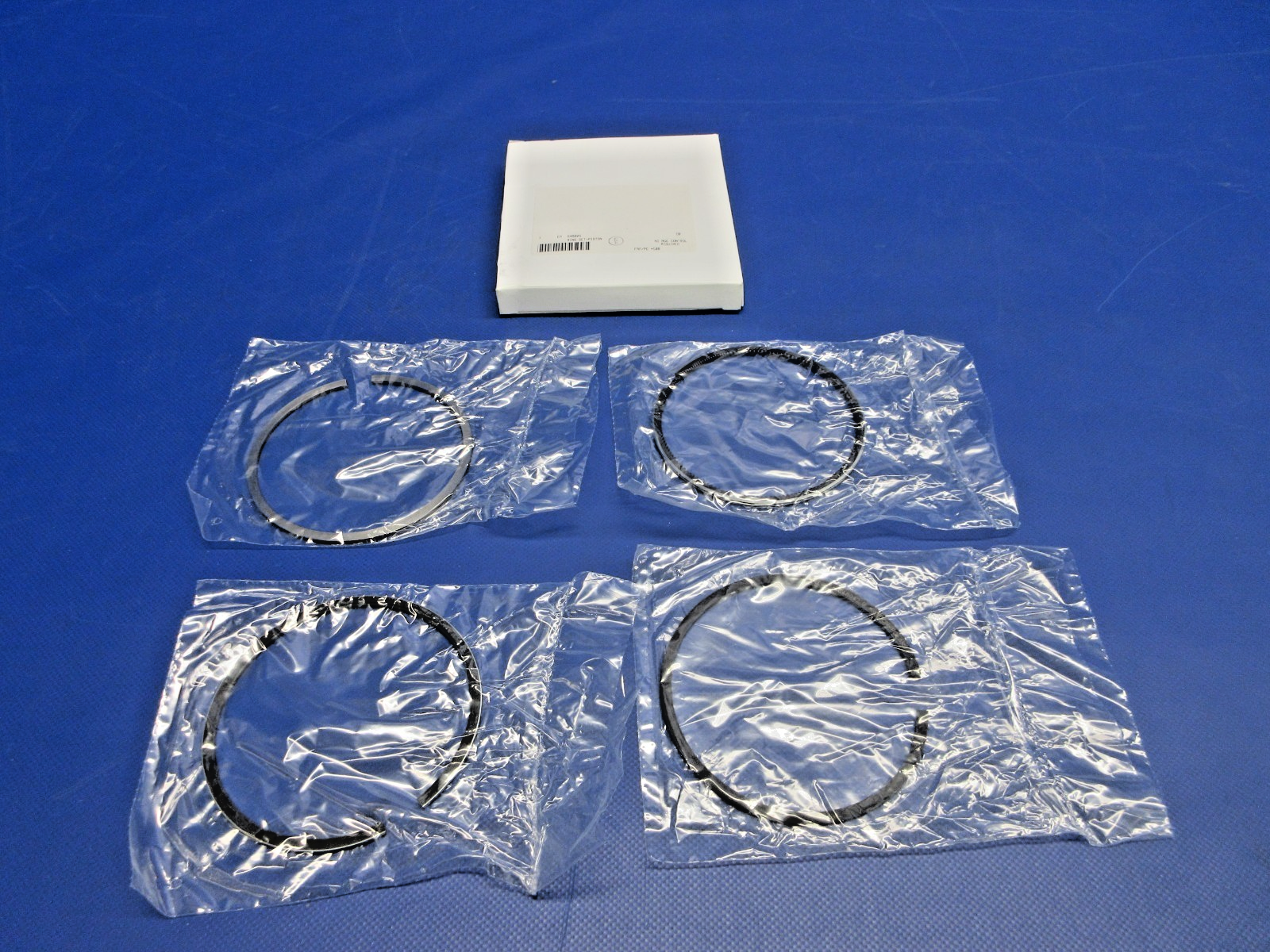 Continental Piston Ring Set P/N 649225 NOS (0426-752)0
