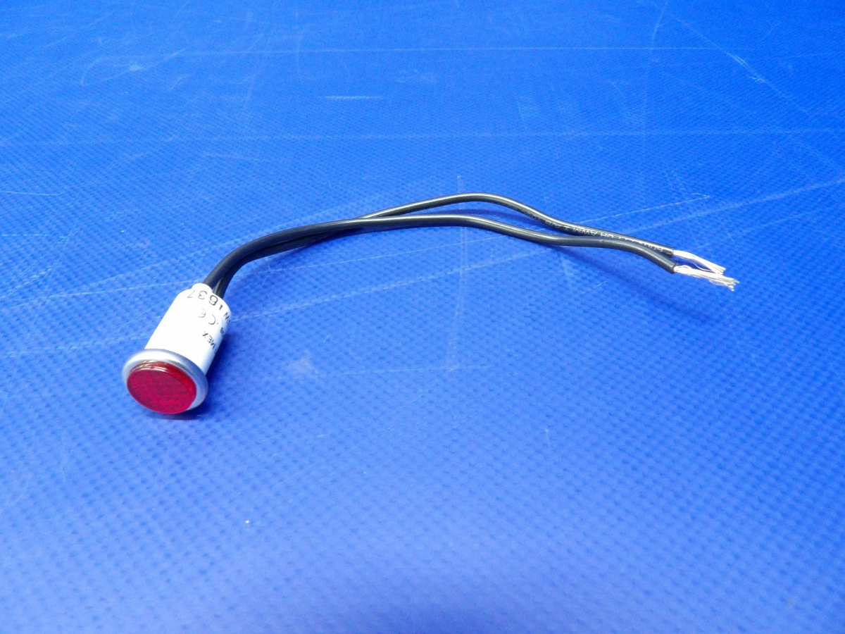 Cirrus SR20 / SR22 Indicator Light (Red) P/N 23023-106 NOS (0426-1414)4