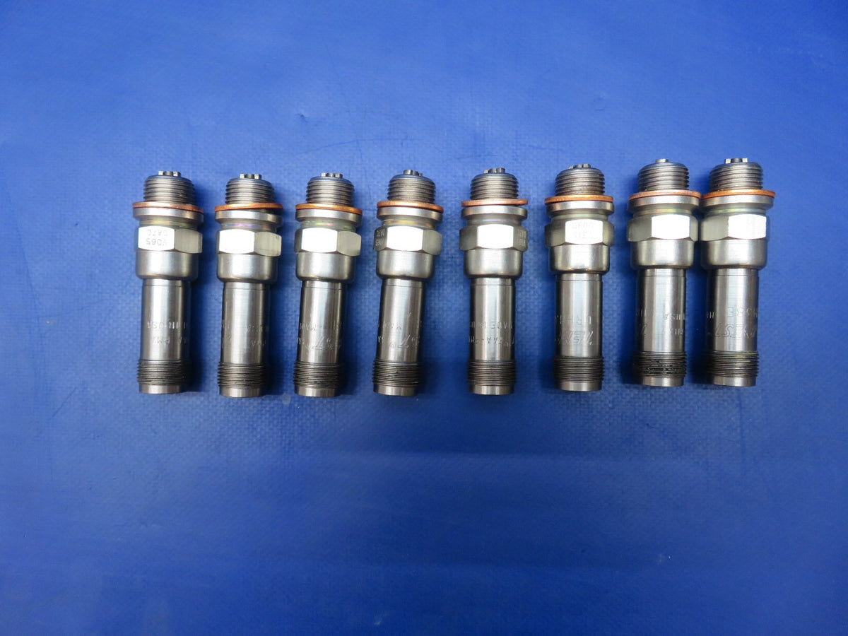 Tempest Spark Plug P/N URHM38E LOT OF 8 NOS (0926-795)4
