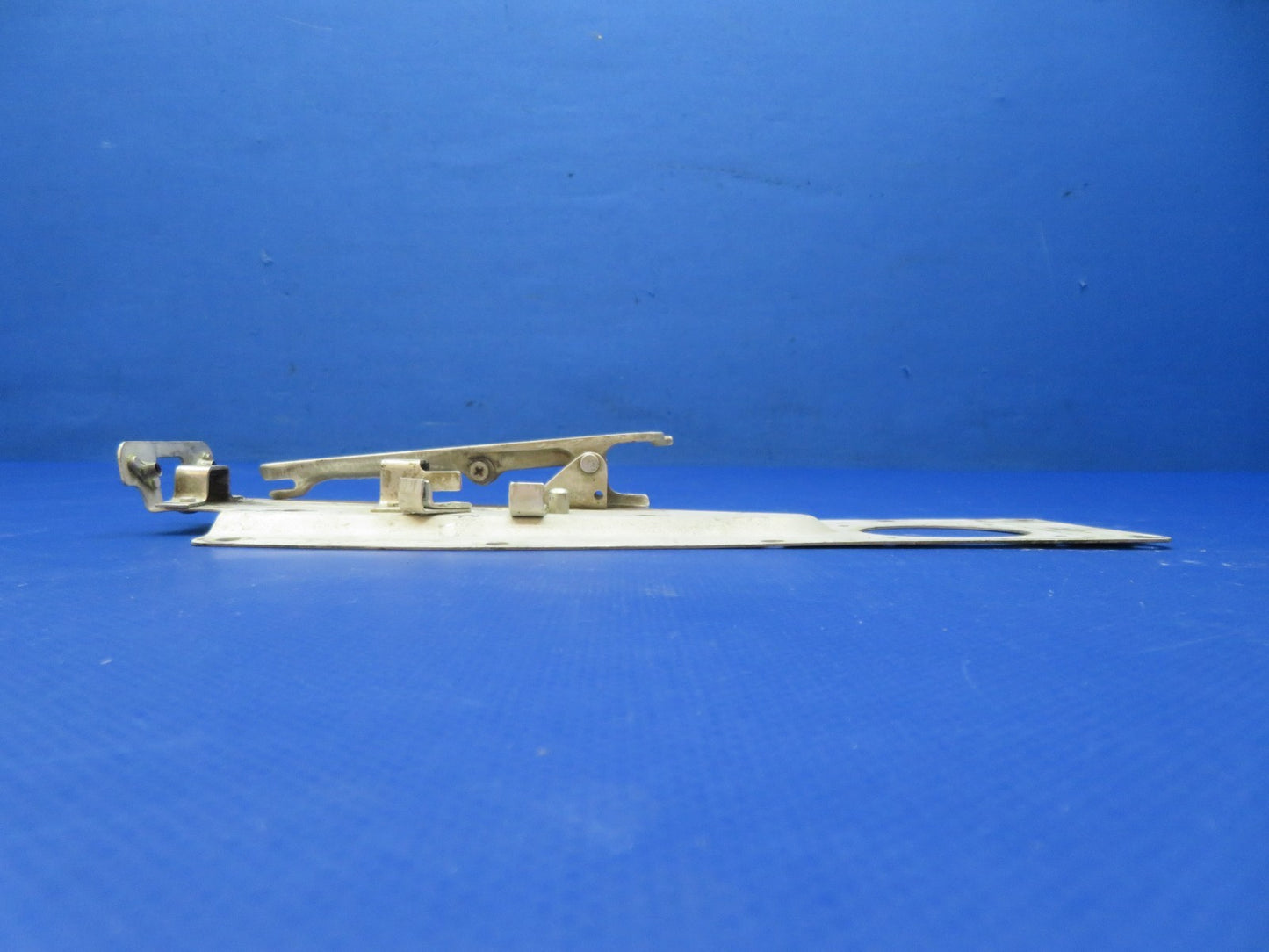 Cessna 182 / 182H Cabin Door LH Latch P/N 0711061-6 (0226-215)17