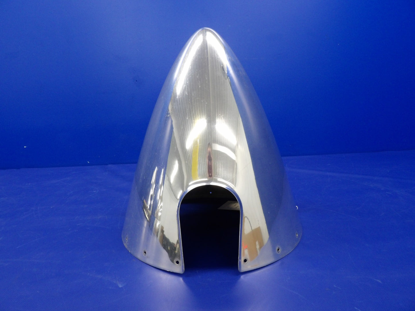 Dented Beech 58 Baron Hartzell 3-Blade Propeller Spinner P/N C3004 (0226-2028)8