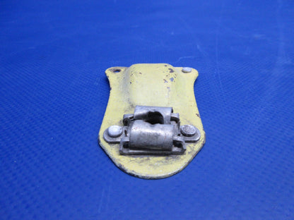 Piper PA-24 / PA-28 Cowl Fastener Cup P/N 65889-00 LOT OF 4 (0826-724)6