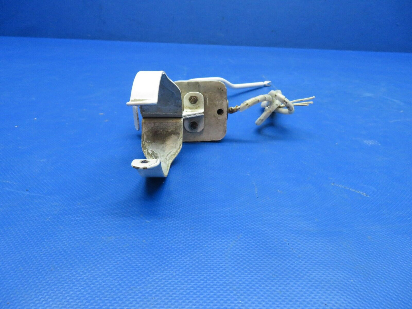 Beech 95 / D95A Landing Gear Safety Switch w/ Arm Assy P/N 35-361135 (0724-1841)