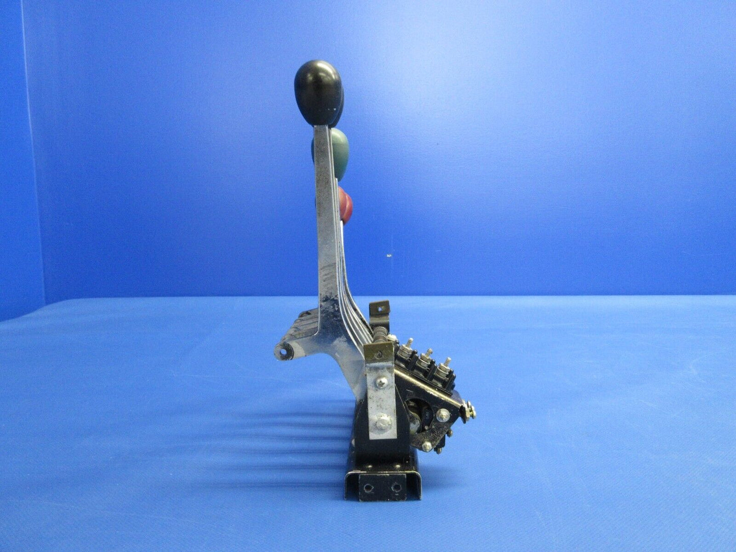 Piper PA-23-250 Aztec Engine Control Pedestal Assy P/N 19519-00 (0624-871)