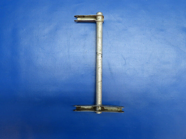 Cessna 210 Nose Gear Door Torque Tube Assy P/N 1217025-1 (0124-1042)