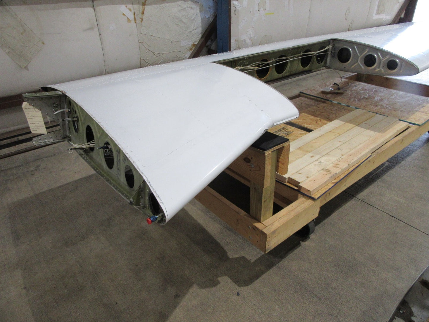 1977 Piper PA-28R-201T Arrow LH Wing P/N 35630-920 (0822-103)1