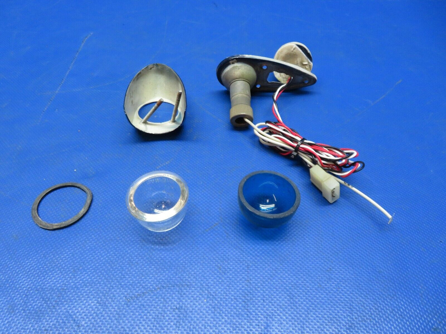 Piper PA-23-250 Aztec Grimes Nav Light RH 28v P/N AN3033-9 TESTED (0724-110)