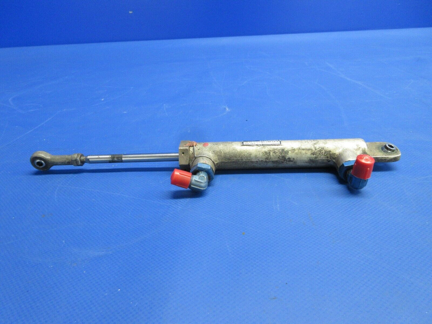 Cessna 337 / P337H Main Gear Strut Doors Actuator Assy P/N 9882007-5 (0724-1326)
