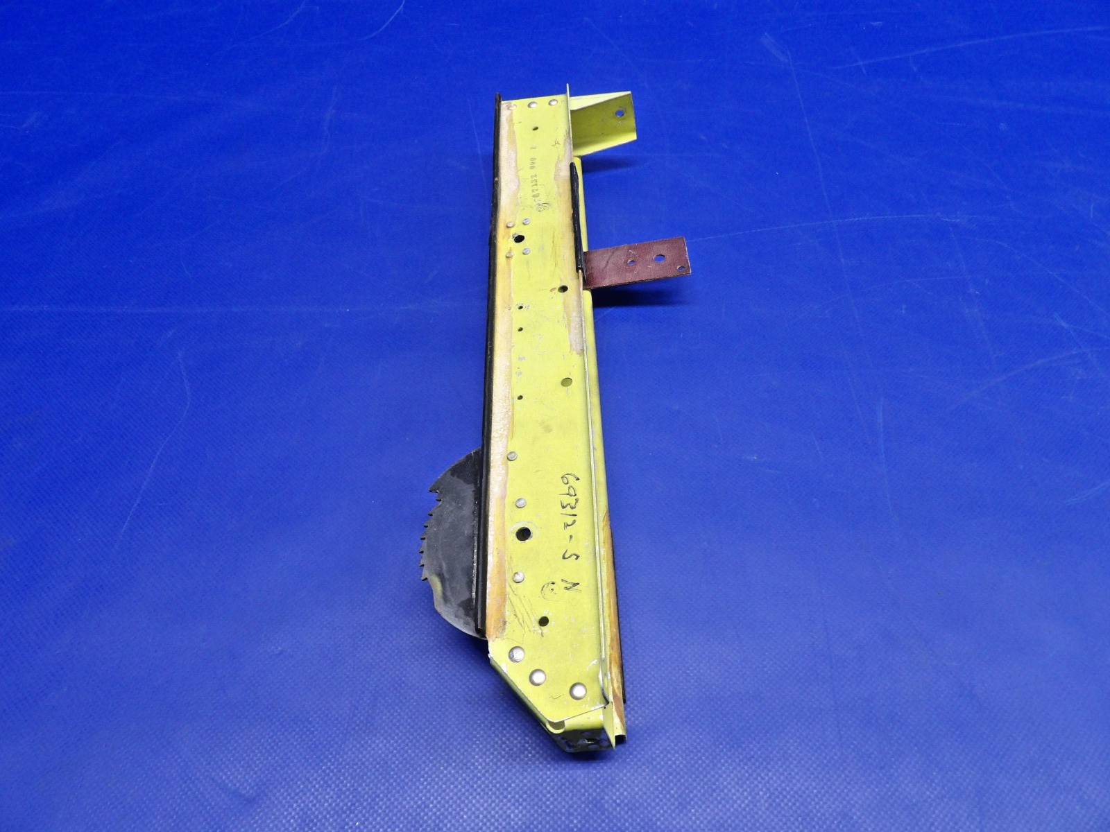 Piper PA-28 Parking Hand Brake Support Channel P/N 67137-00 (0426-1315)4