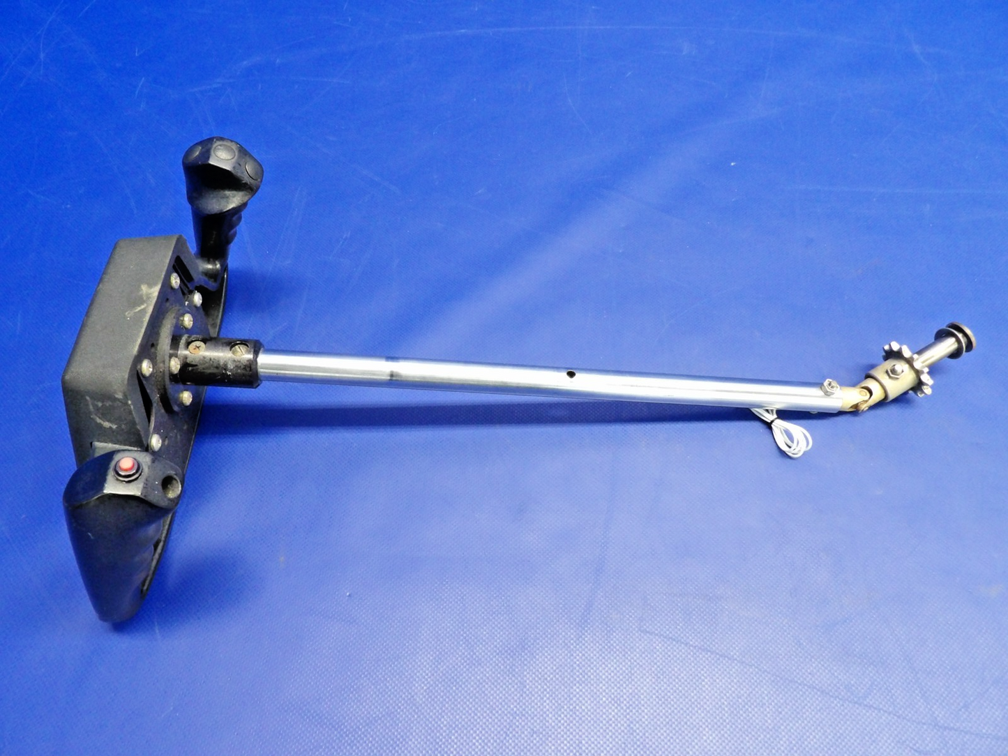 Cessna 172 /  172G Co-Pilot Control Wheel / Yoke 0760019-1 (0326-1265)2