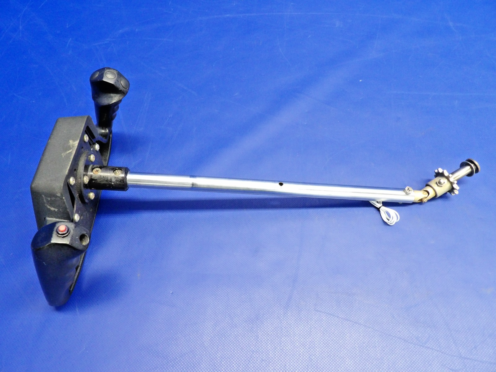 Cessna 172 /  172G Co-Pilot Control Wheel / Yoke 0760019-1 (0326-1265)2