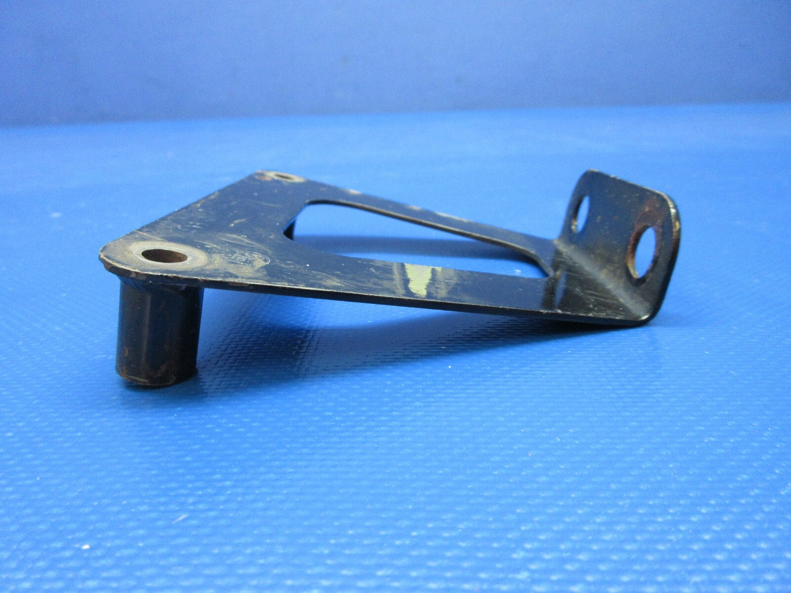 Piper PA-46 Lycoming TIO-540-AE2A Baffle Bracket P/N 85593-02 (1124-1385)2