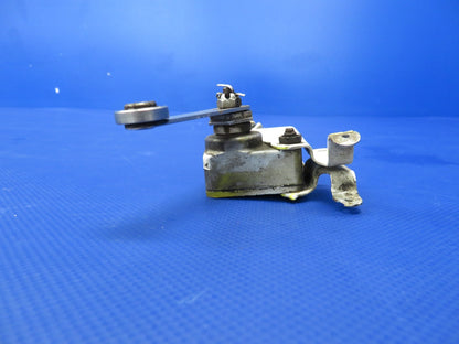 Cessna 310N Main Gear Safety Switch P/N 1VA20 TESTED (0726-454)2