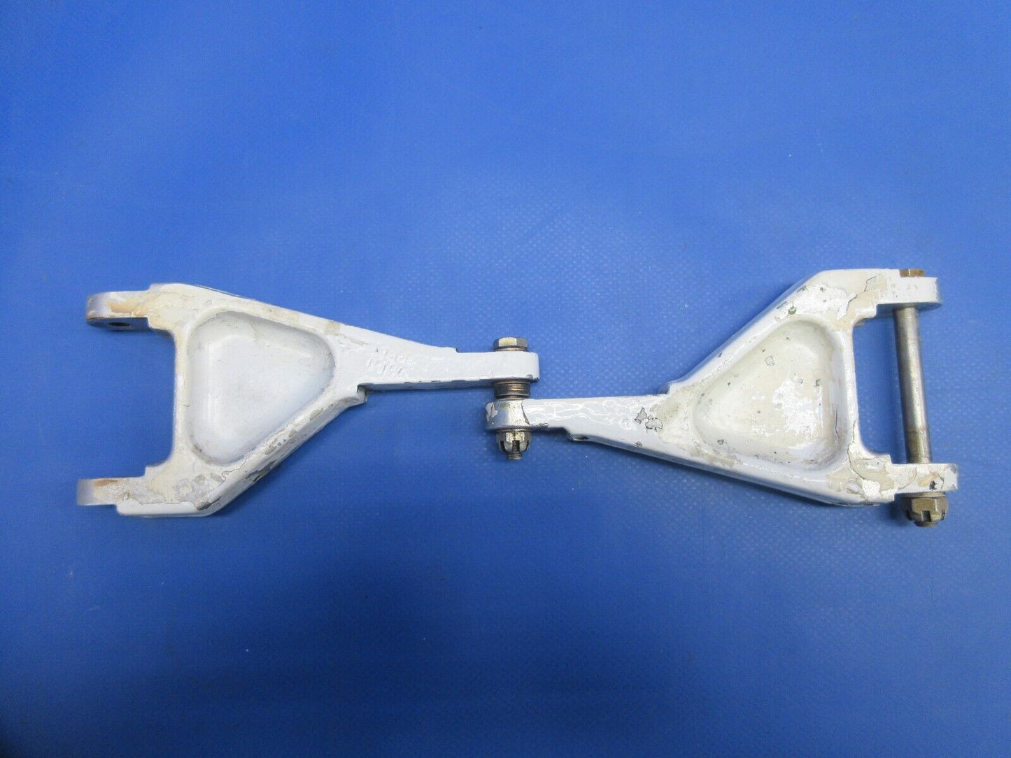 Piper PA-32RT-300T Lance II RH Main Landing Gear Torque Link 67012-00 (0924-863)