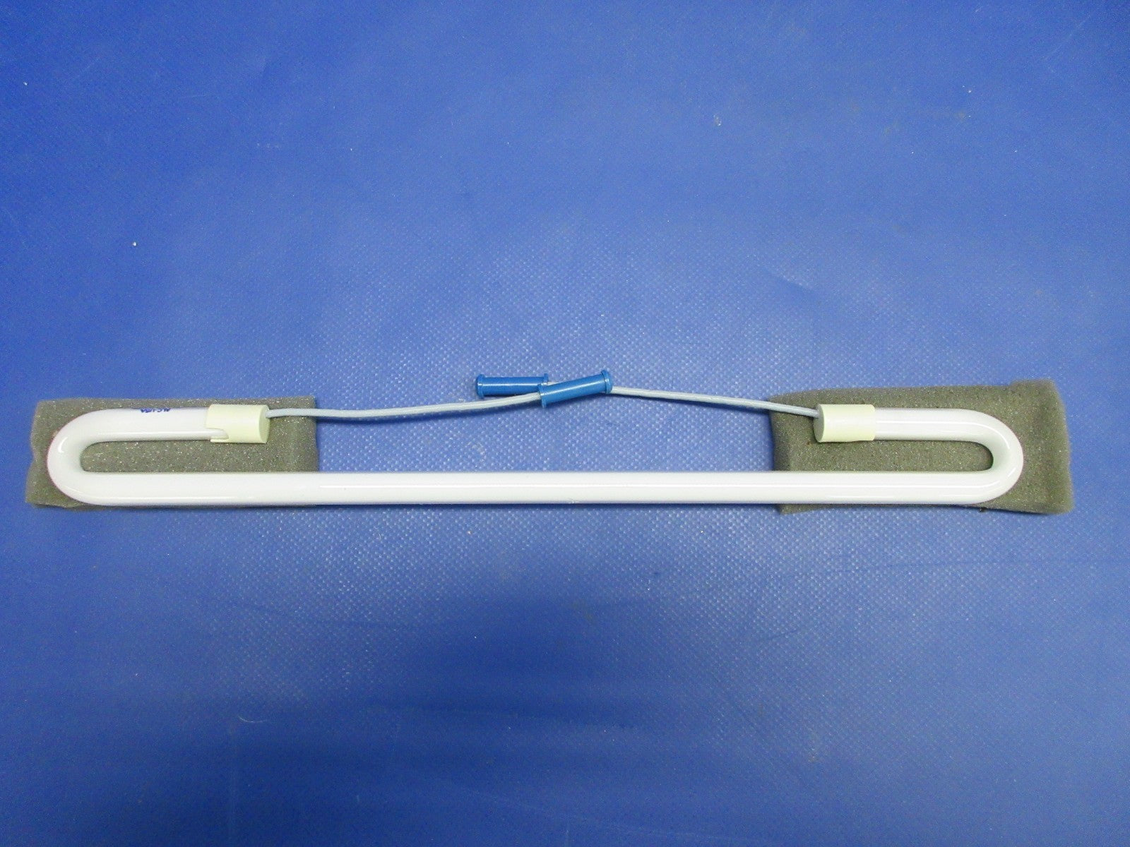 Beech Beech Jet Curved Back Neon Tube Lamp P/N AL-1235-T-355B NOS (0326-723)5