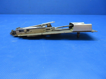 Cessna 180 / 180K Cabin Door Latch Assy LH P/N 1511205-16 (0724-1830)