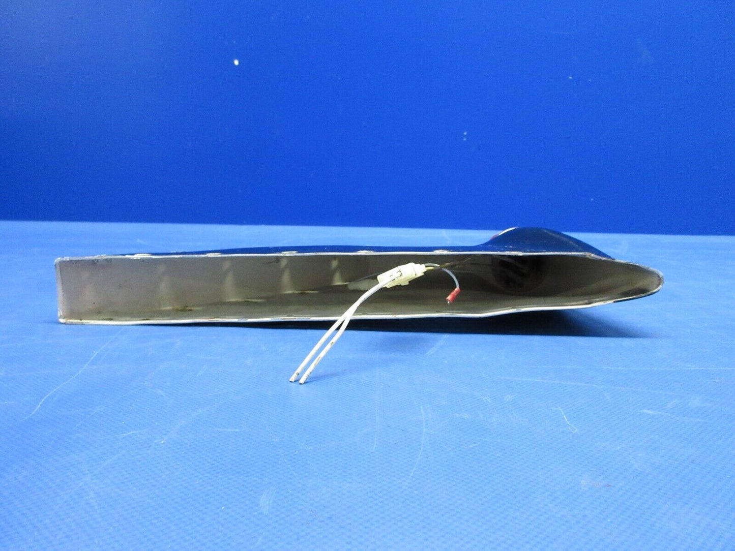 Cessna 180 Rudder Fin Tip & Flashing Beacon 24V P/N C621001-0102 (0624-737)