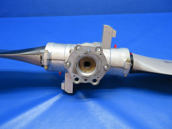 Piper PA-23-250 Aztec Hartzell Propeller Model HC-A2XK-2 (0524-98)