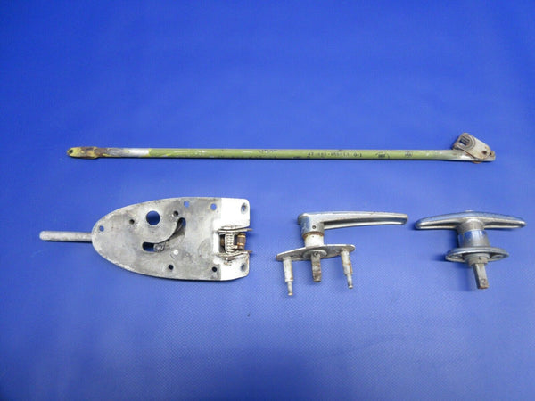 Bell 47J-2 Helicopter Cabin Door Latch Right Hand P/N 47-385-169-20 (1124-938)