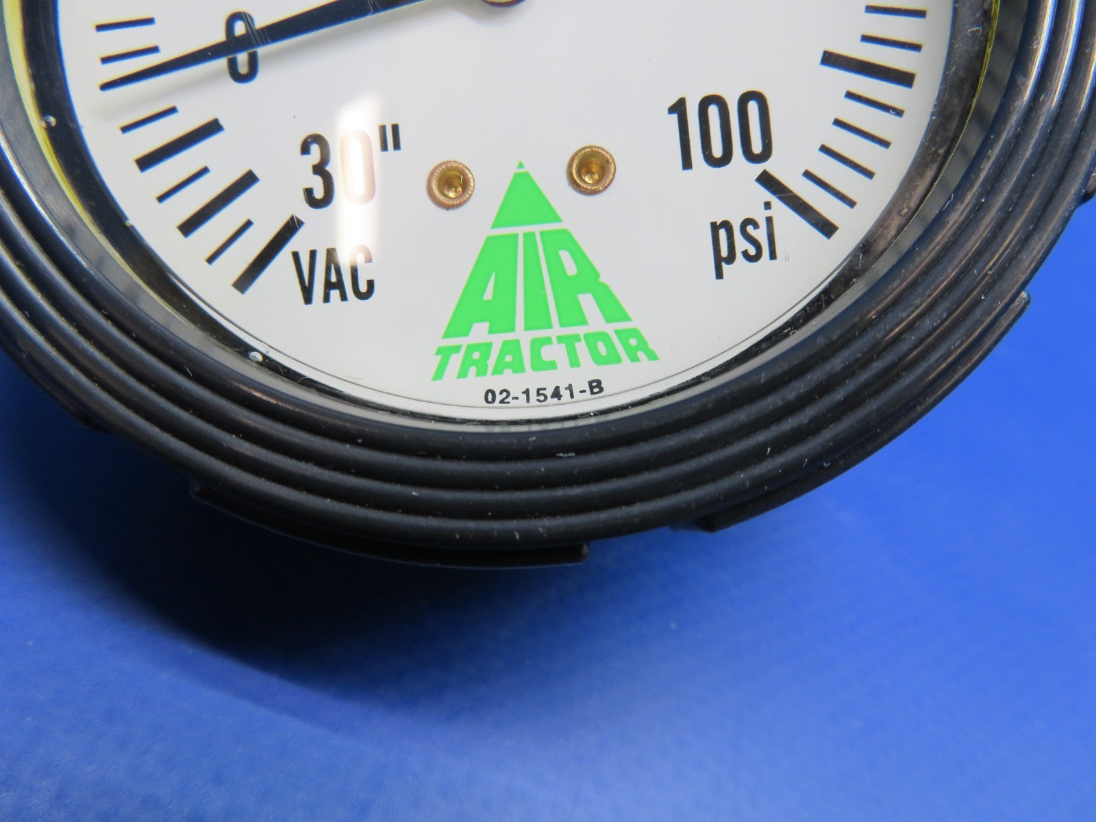 Air Tractor AT-301 Boom Pressure Gauge P/N 02-1541-B (0426-1709)2