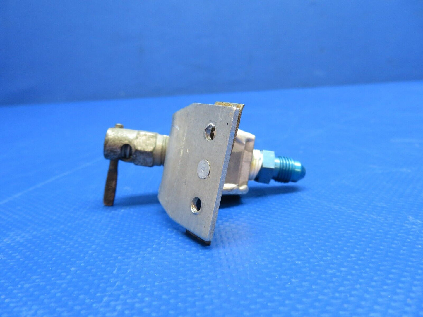 Piper PA-34-200T Seneca Manifold Pitot Static Valve P/N 37791-02 (0424-1752)