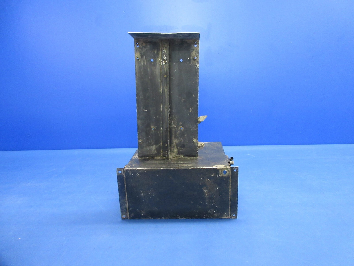 Piper PA-24-250 Comanche Battery Box P/N 21524-00 (1124-796)10