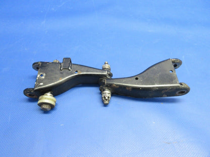 Bellanca 17-30A Viking Main Gear Nutcracker Link P/N 194209-10 (0524-1273)