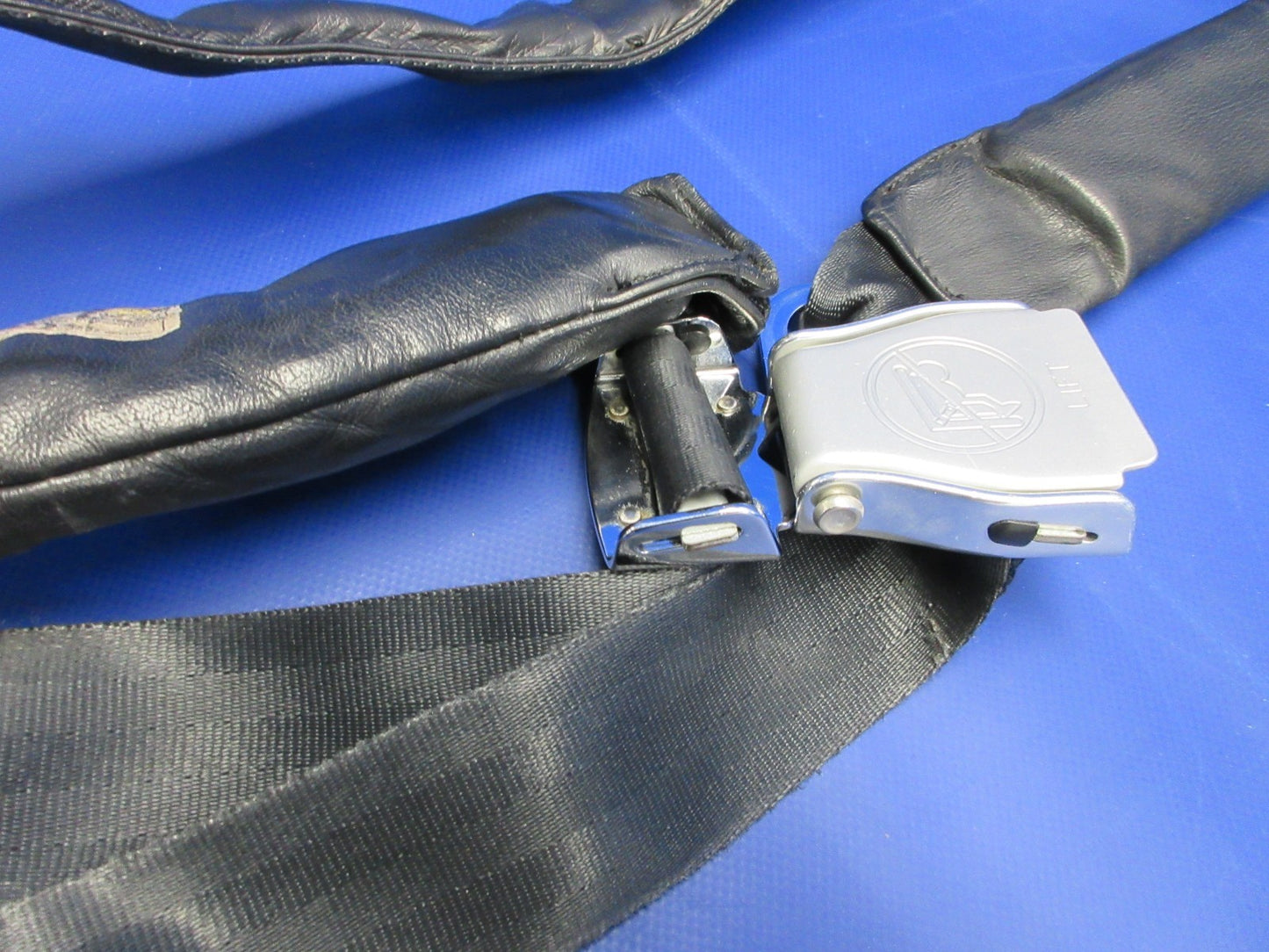 Cirrus AM-SAFE RH Crew Belt w/Inflatable Restraint 7041-1-021-2396 (0326-750)2