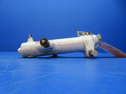 Piper PA-34-200T Seneca II RH Main Trunnion P/N 67926-13 (1024-237)