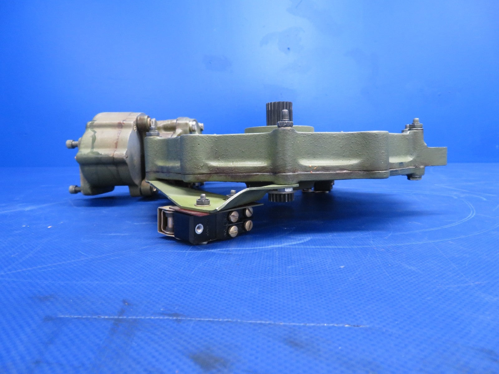 Cessna 421 Landing Gear Retraction Gear Box Actuator P/N 0894000-10 (0726-463)9