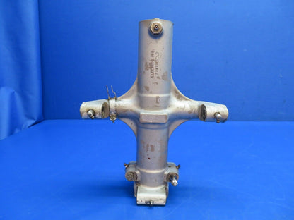 Piper PA-23-250 Aztec RH Main Gear Strut Housing 751-929, 31835-00 (0824-1772)