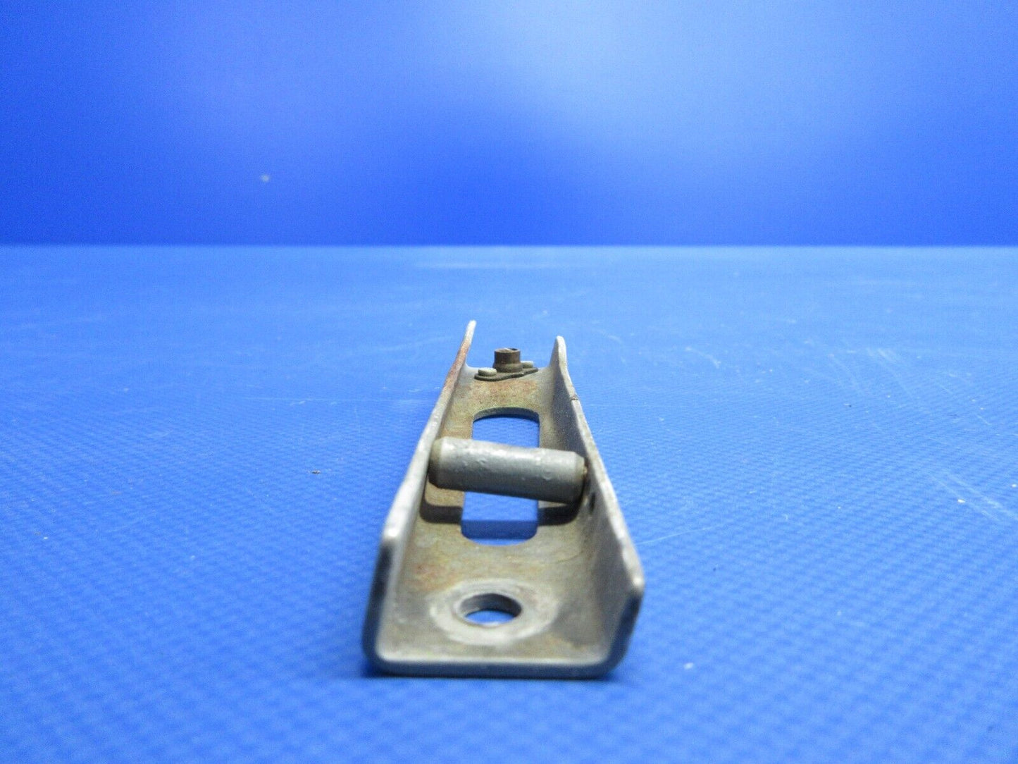 Beech 95 / D95A Travel Air Cabin Door Upper Latch 35-410456-27 (0524-1091)