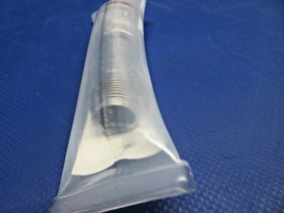 Tempest Spark Plug P/N URHM38E LOT OF 4 NOS (0826-854)10