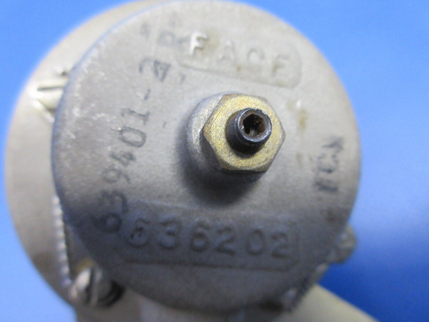 Cessna Fuel Regulator With Bracket P/N 639401-2 CORE (0424-1158)