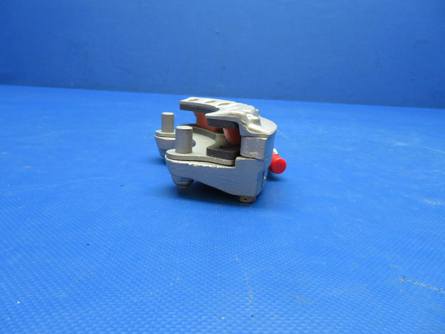 Cleveland Brake Caliper Assy w/ Linings P/N 3000-250 REBUILT (0724-1839)