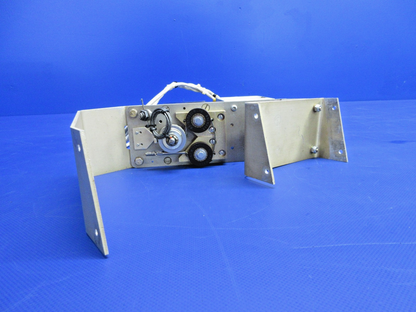 Beech Edo-Aire Mitchell IC469-5-303 Trim Servo w/ Amplifier 28V (0326-837)2