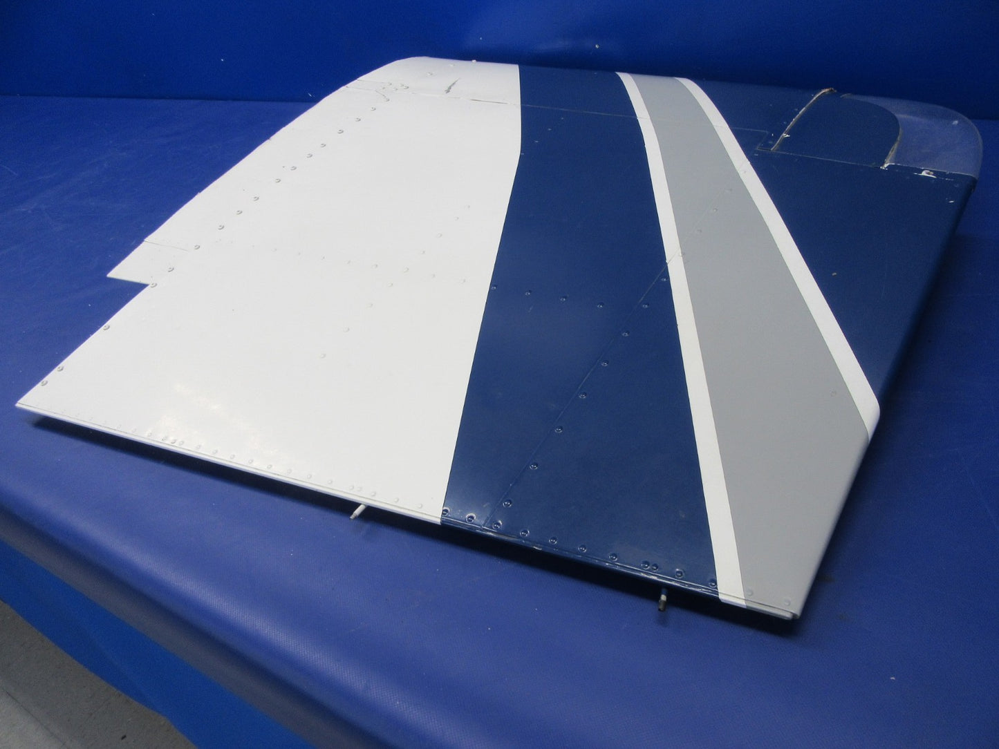 Beech 95-B55 Baron RH Wing Tip P/N 000-170000-6 (0326-45)5