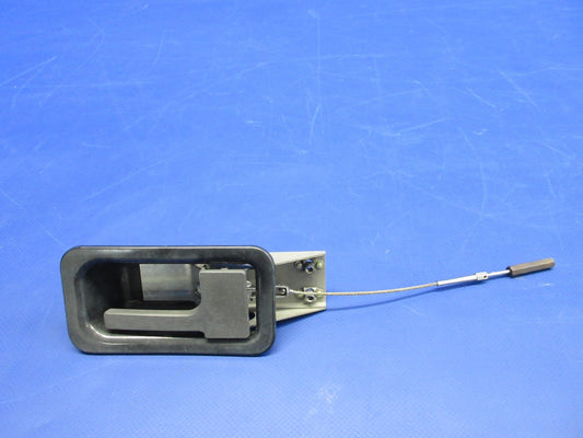 Beech 76 Duchess RH Cabin Door Inside Handle P/N H2532-16 (0526-848)0