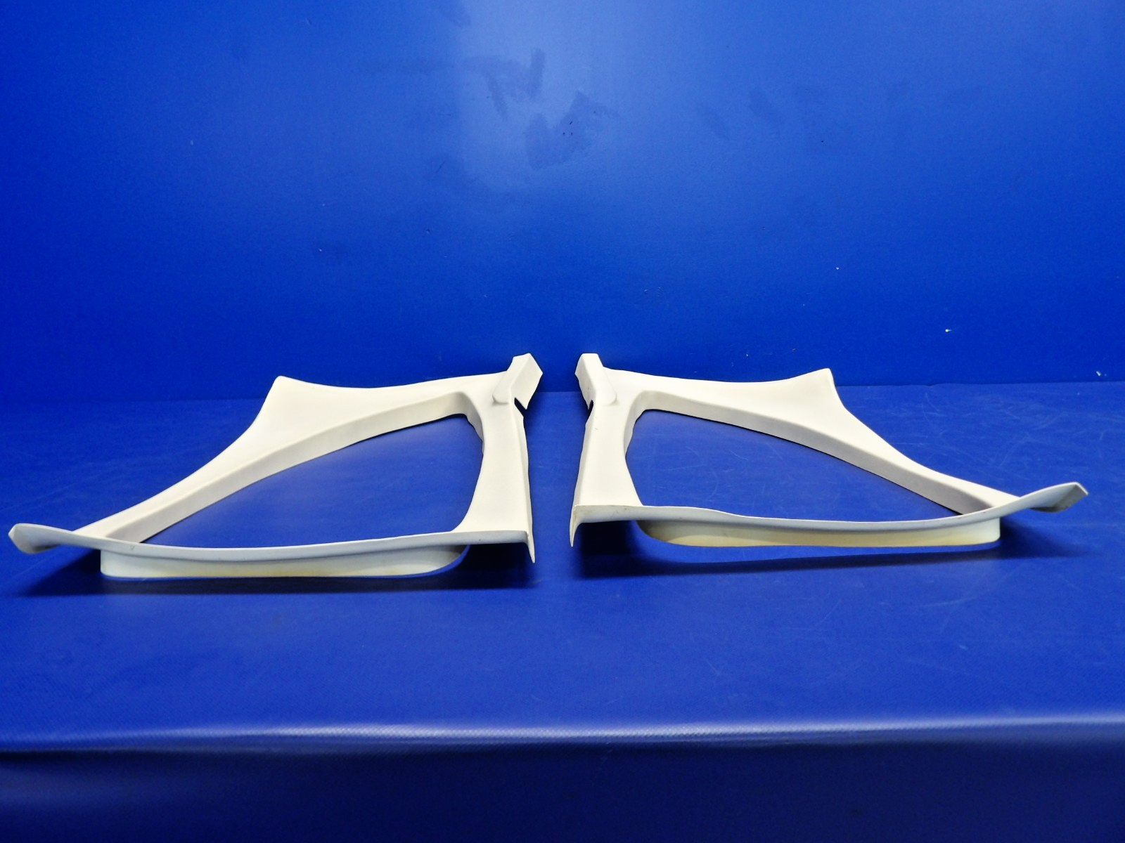Cessna 172 / 172G RH + LH Rear Window Mouldings P/N 0500210-40 & -41 (0326-2029)7