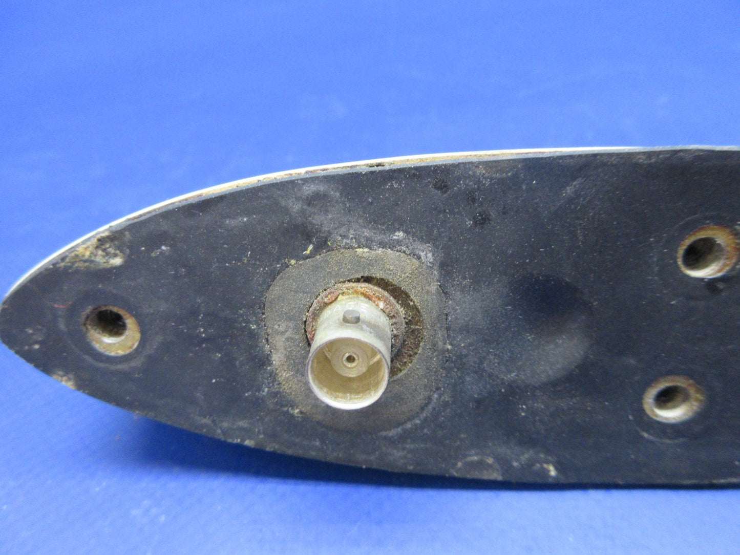Piper PA-23-250 Aztec Bendix AT908A  Antenna P/N 4002321-0002 (0726-710)11