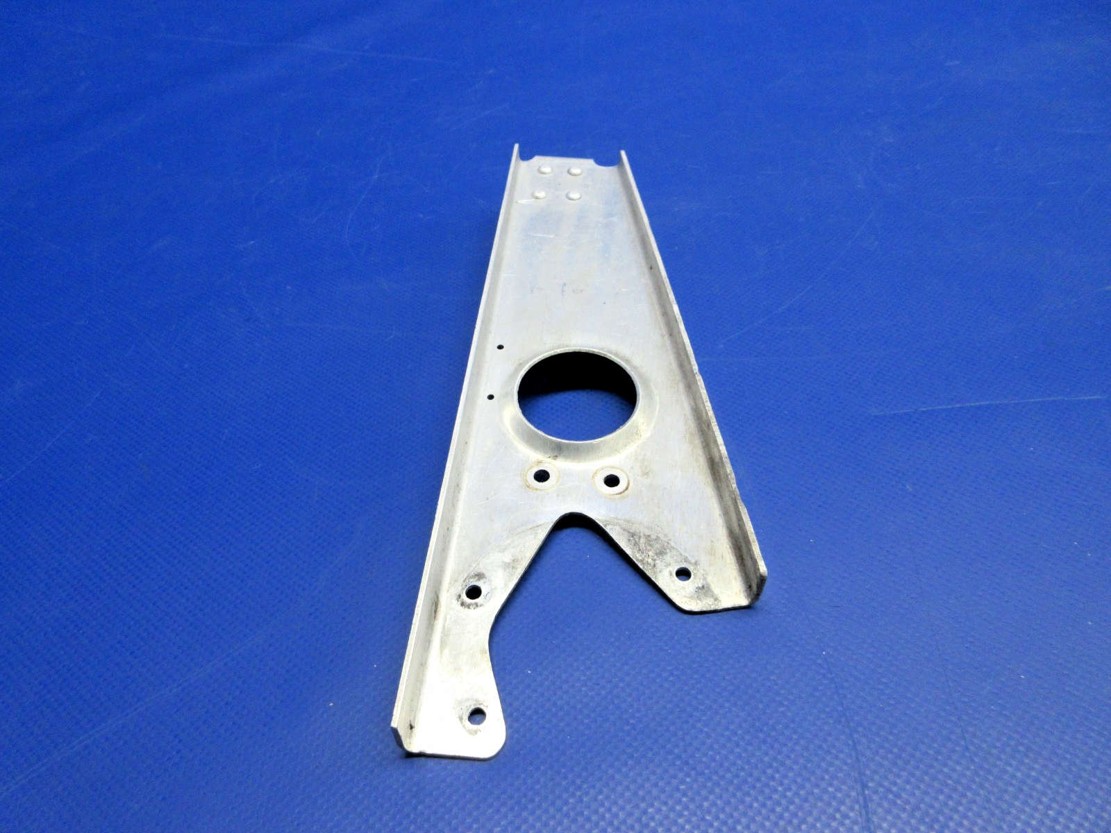 Beech D95A Travel Air LH Engine Controls Bracket P/N 95-940000-43 (0326-918)8