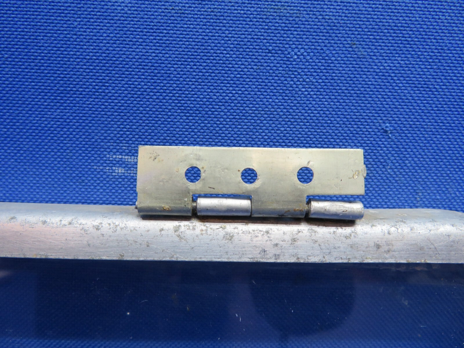 Cessna 120 / 140 RH Frame Assy Cabin Door Window P/N 0411184-3 (0224-1420)1