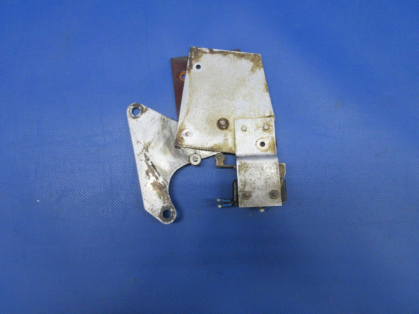 Beech 95 / D95A Travel Air Air Inlet Limit Switch Actuator AN3169-1 (0524-1199)