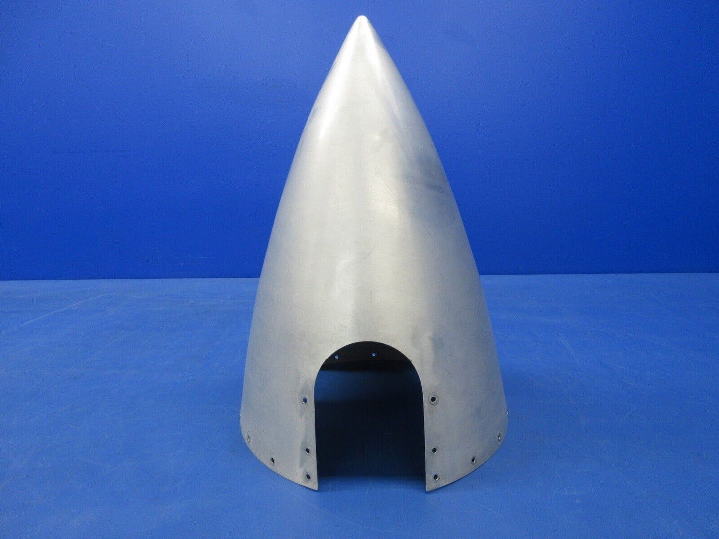Cessna 310R McCauley Propeller Spinner Dome 3-Blade Prop P/N D3534 (1024-1357)