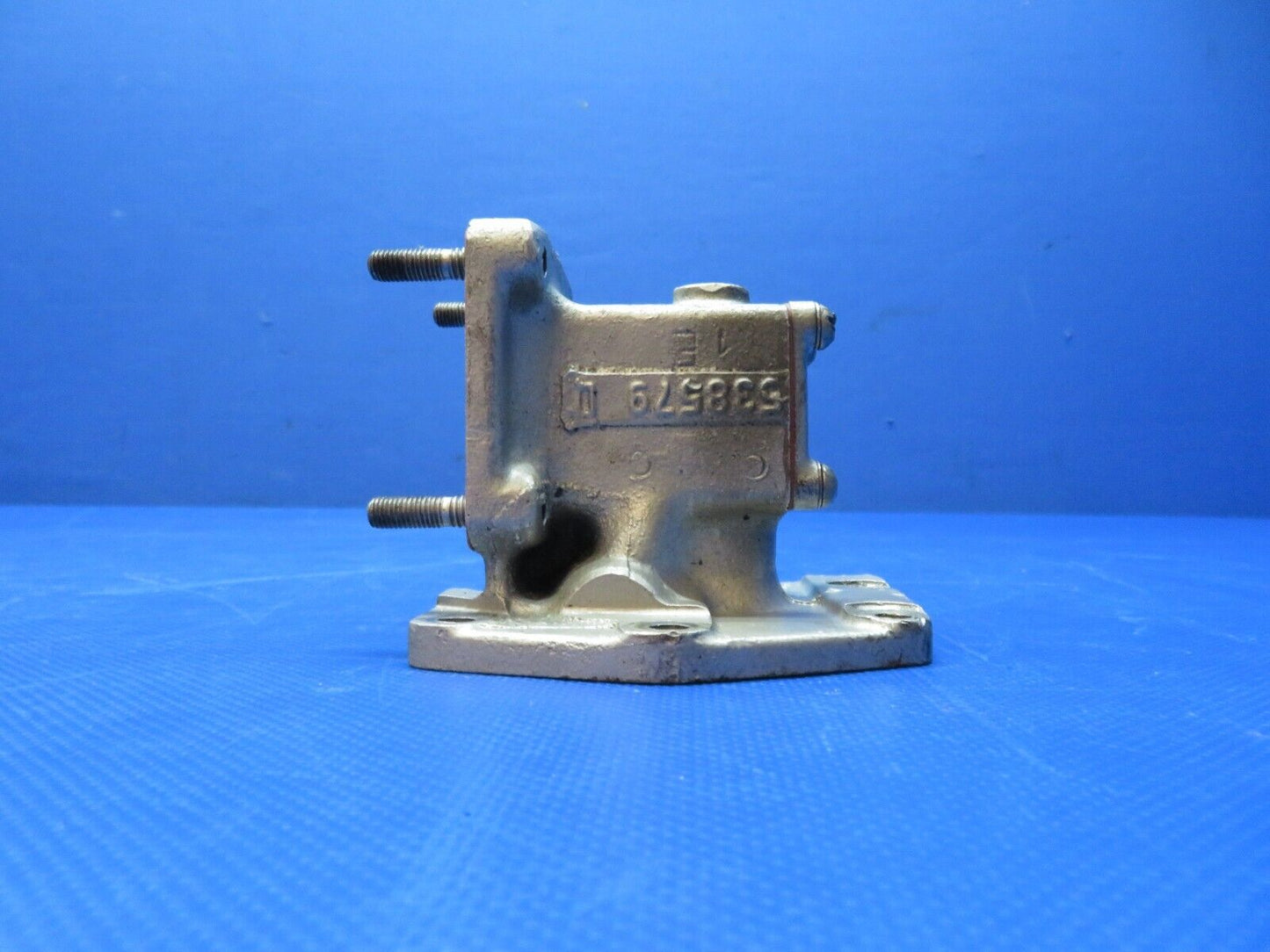 Continental O-470-U Cover Oil Pump Tach Drive Housing P/N 538579 (0324-173)